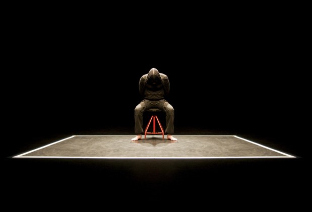 Pièce "Un homme debout" Pièce "Un homme debout"
